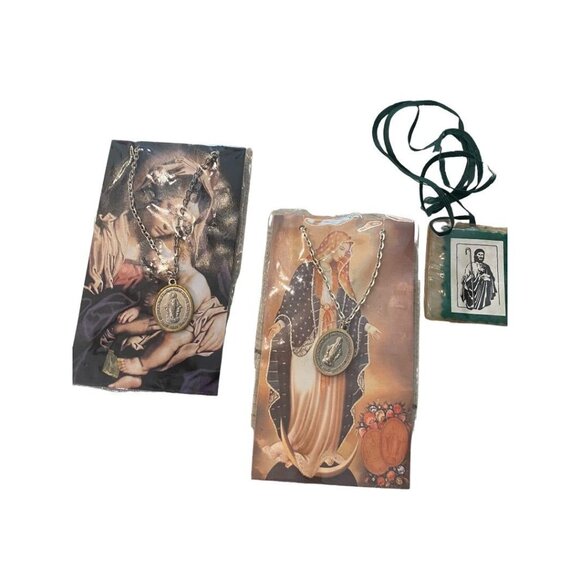 Catholic Christian Medals on Chain Mary Pope John Paul Set of 2 New on Prayer Ca - Picture 9 of 12